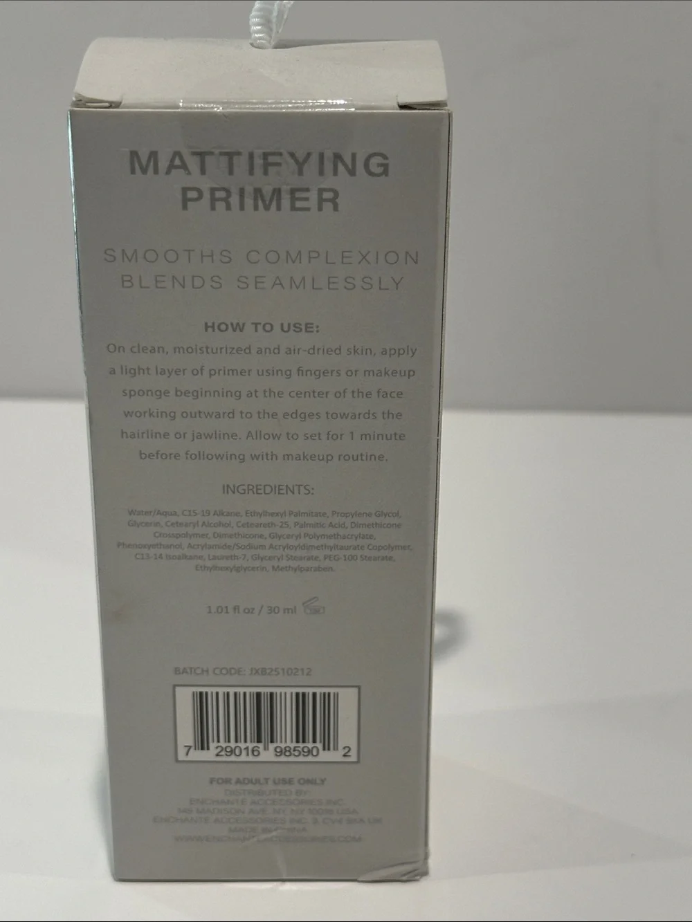 Enchante Mattifying Primer blend seamelessly to smooth your complexion.
